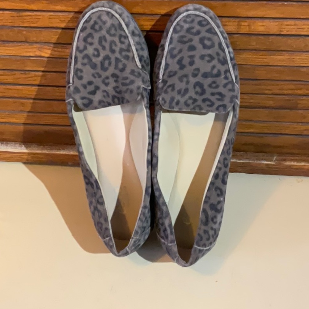 E360 EASY SPIRIT size 6 1/2 suede moccasins.